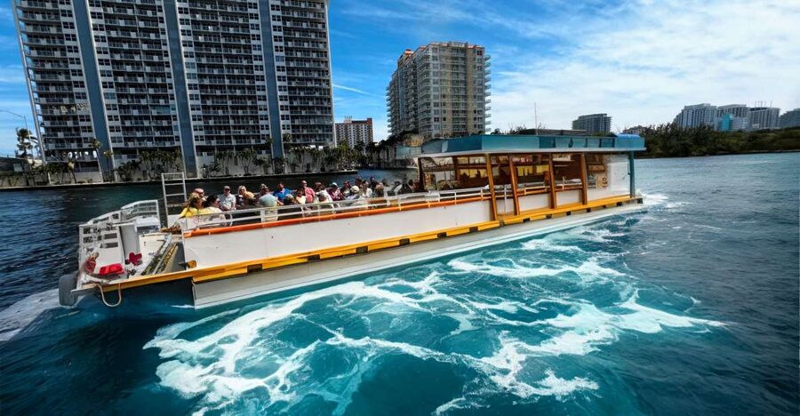 Fort Lauderdale: Millionaire's Row Cruise with Drinks - Why Fort Lauderdale looks better from the New River