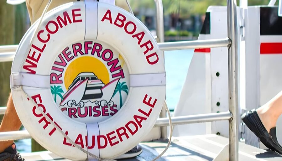 Fort Lauderdale: Millionaire's Row Cruise with Drinks - The captain and host make the difference