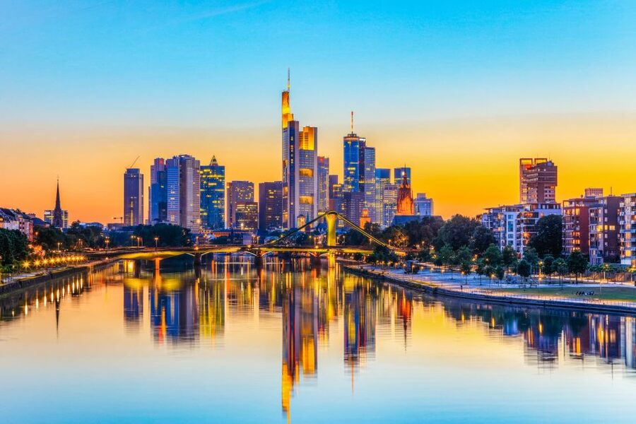 Frankfurt: River Main Sightseeing Cruise with Commentary - What the 100-minute cruise adds
