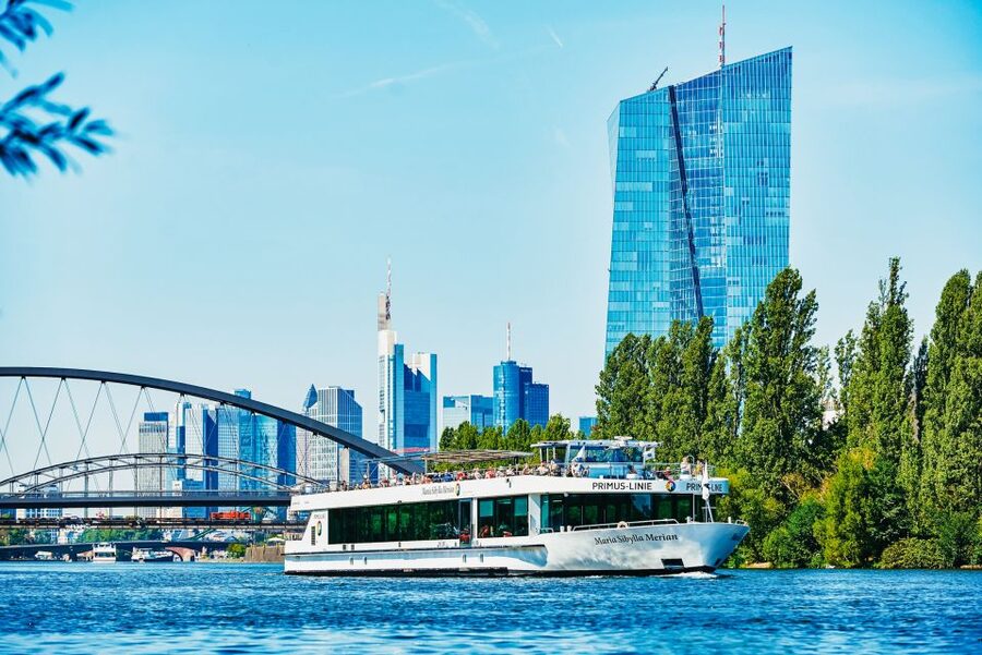 Frankfurt: River Main Sightseeing Cruise with Commentary - Seating, decks, and the best place to listen