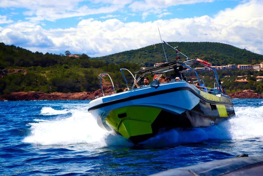 Fréjus : Esterel Calanques Cruise (Comfort Boat) + Swim Stop - Practical preparation for a better day