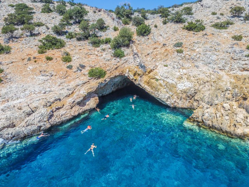 From Ag Anna: Rina's Cave and Ano and Kato Koufonisi Cruise - What this Agia Anna cruise is really like