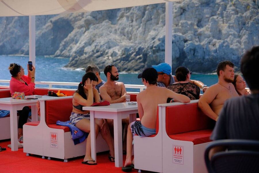 From Alanya: Boat Tour with Unlimited Soft Drinks and Lunch - Food, drinks, and extra costs