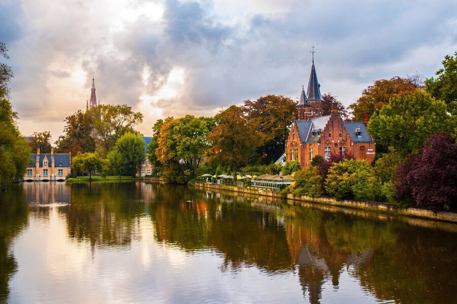 From Amsterdam: Bruges Day Trip in English with Boat Option - Minnewater and the Begijnhof