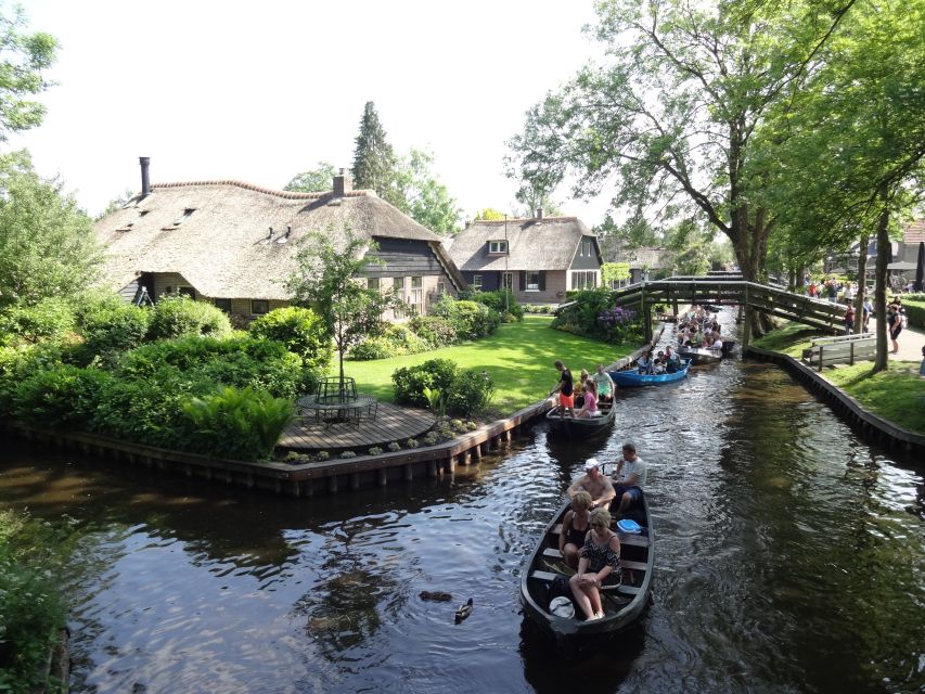 From Amsterdam: Giethoorn Day Trip with Small Electric Boat - What the small group changes