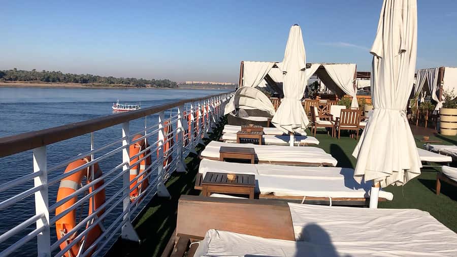 From Aswan: 4-Day Nile Cruise from Aswan to Luxor with Guide - Guides, drivers, and the human side of the trip