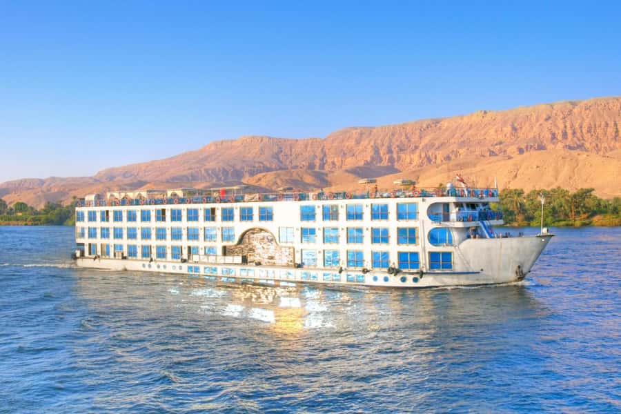 From Aswan: 4-Day Nile Cruise from Aswan to Luxor with Guide - Day one: Philae Temple and your first night aboard