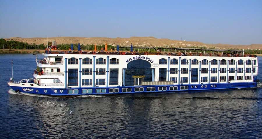 From Aswan:4 Days Nile Cruise Luxor Abu Simbel & Air Balloon - Day 2: Abu Simbel before sunrise, then Kom Ombo