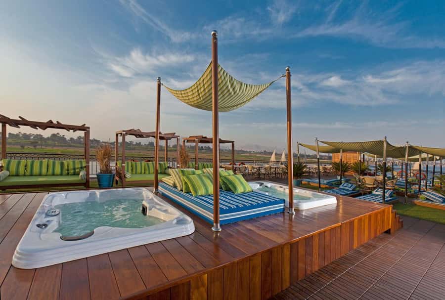 From Aswan:4 Days Nile Cruise Luxor Abu Simbel & Air Balloon - Food, cabins, service, and the reality of a five-star ship