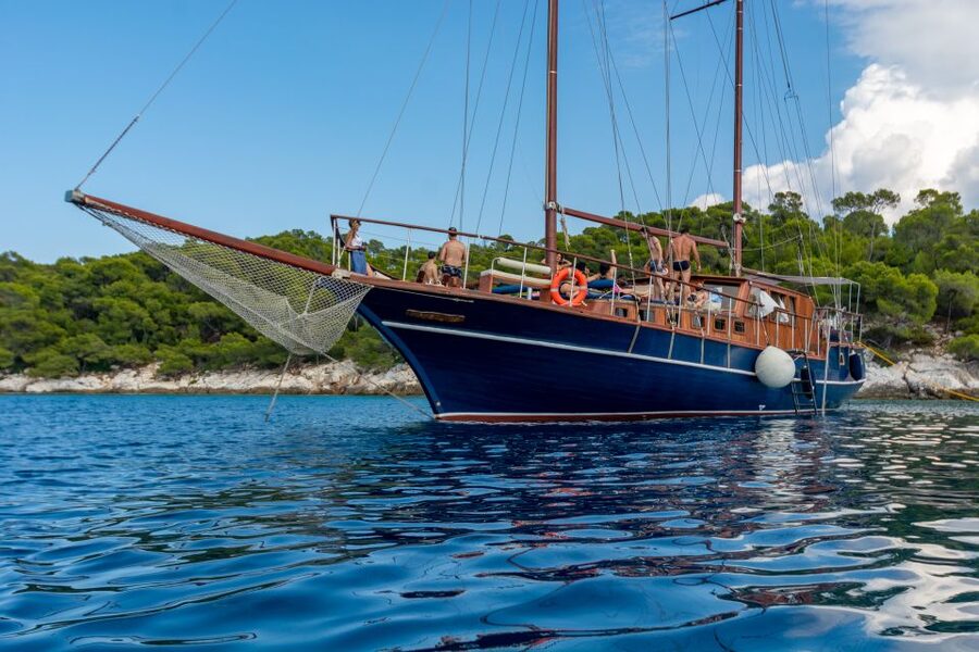 From Athens: Aegina, Agistri and Metopi Day Cruise w/ Lunch - Agistri: green hills, beaches, and limited free time