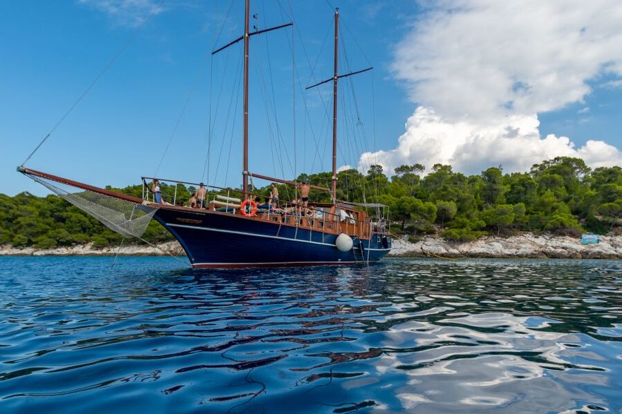 From Athens: Aegina, Agistri and Metopi Day Cruise w/ Lunch - Aegina: pistachios, lanes, and a short island visit