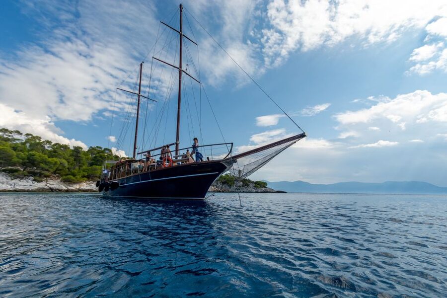 From Athens: Aegina, Agistri and Metopi Day Cruise w/ Lunch - Who should book this day at sea