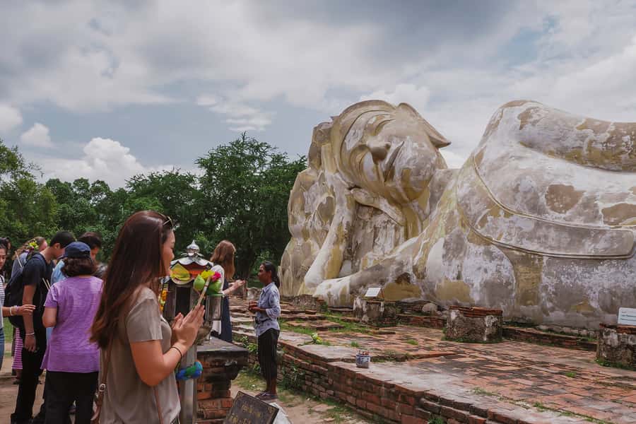 From Bangkok: Ayutthaya Day Tour by Bus with River Cruise - The bus ride keeps the morning simple