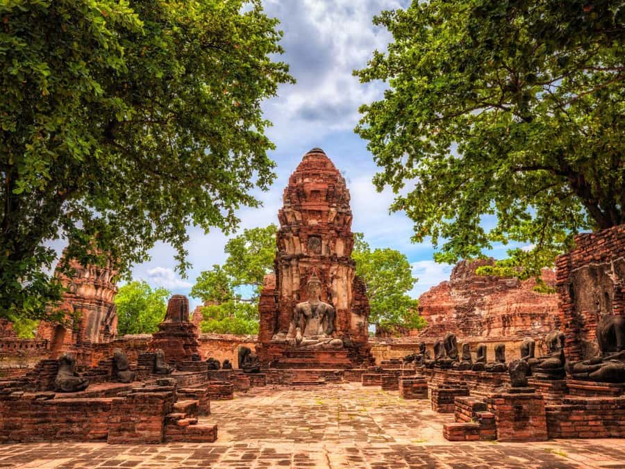 From Bangkok: Ayutthaya Temples and Boat Tour with Lunch - A riverside lunch with one small caveat