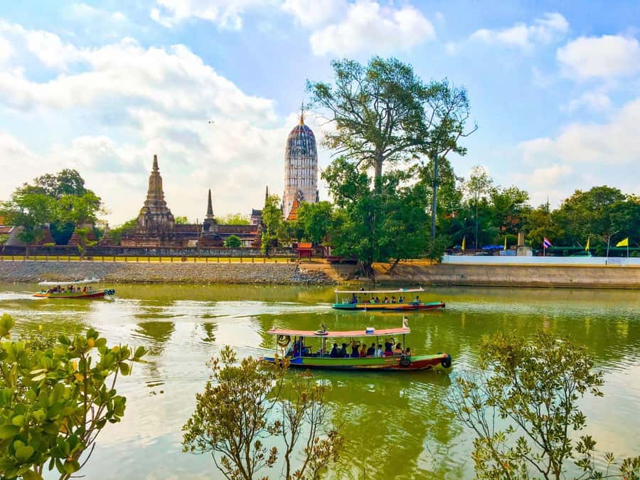 From Bangkok: Ayutthaya Temples and Boat Tour with Lunch - Guides, group size, and the human side of the day