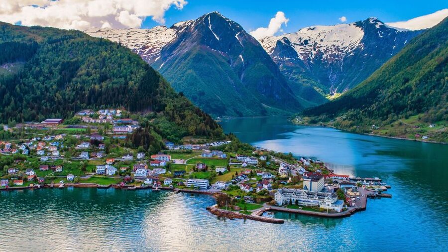 From Bergen: Flam Full-Day Cruise to Sognefjord - Flåm arrival and the short free-time window