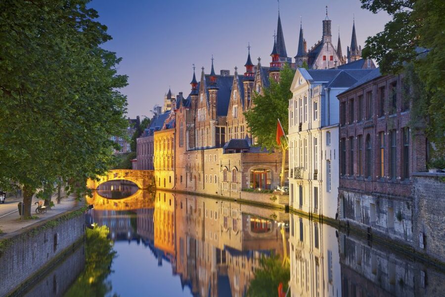 From Brussels: Bruges Day Trip with Boat Tour Option (ES) - Why this day trip works for a first visit