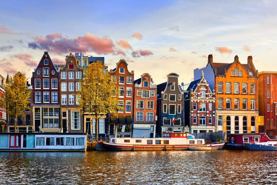 From Brussels: Day Trip to Amsterdam with Canal Boat Cruise - Three and a half hours to make Amsterdam your own