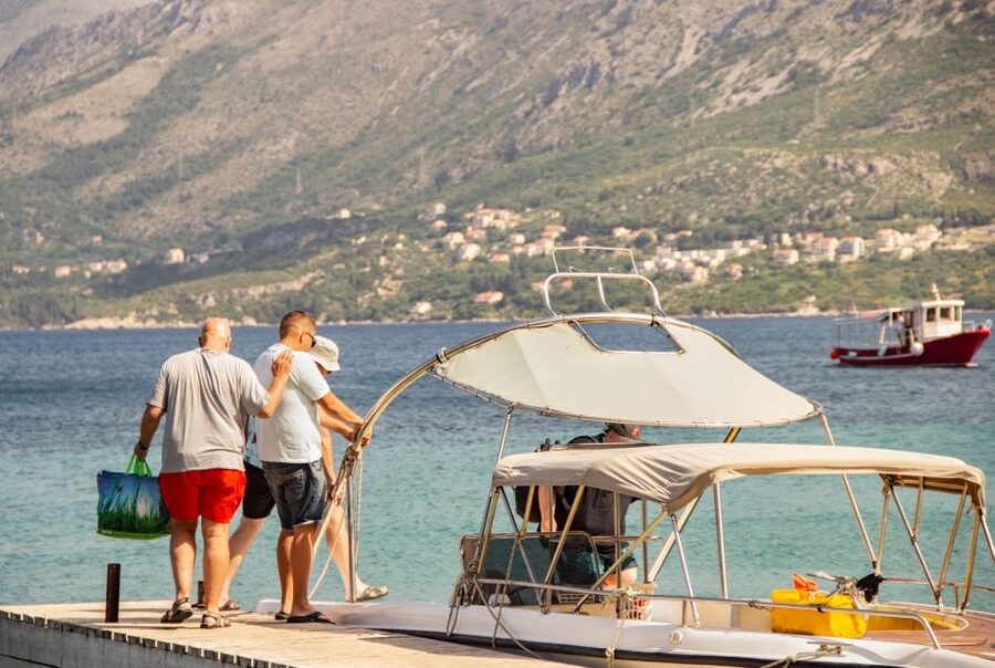 From Dubrovnik/Cavtat: Blue Cave, Sunj Beach Speed Boat Tour - Who will enjoy it most