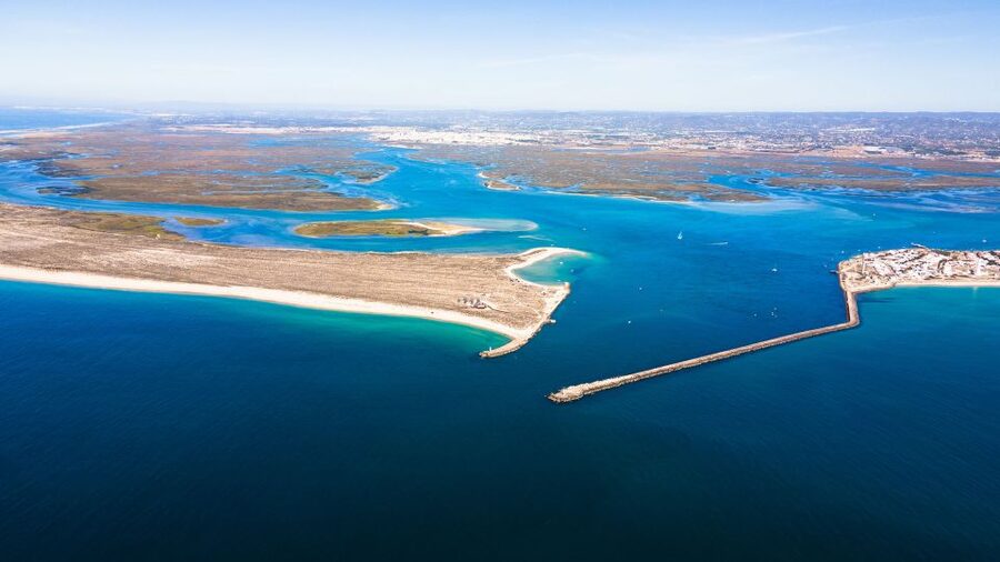From Faro: Catamaran Boat Trip to Deserta Island with Stop - Arriving at Ilha Deserta