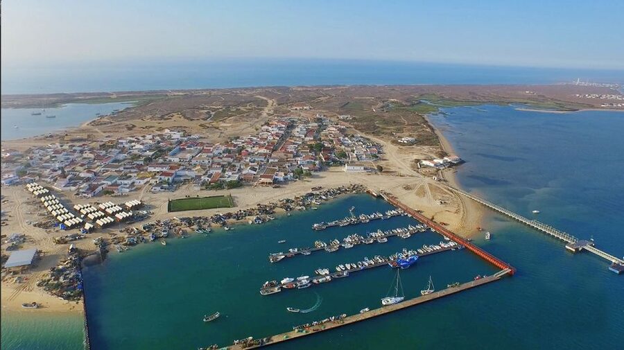 From Faro: Ria Formosa Hop-On Hop-Off 3 Islands Cruise - Culatra: a working fishing community