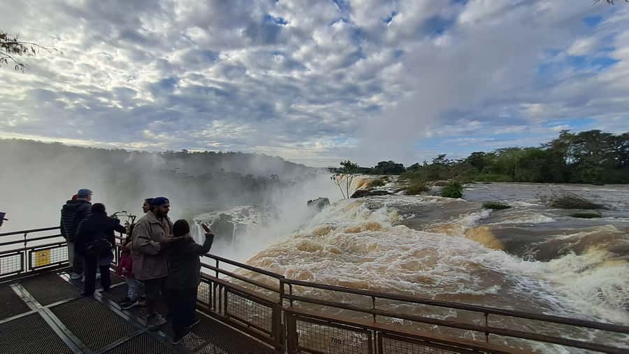 From Foz do Iguaçu: Iguazú Falls Boat Ride Argentina - Who should book this day?