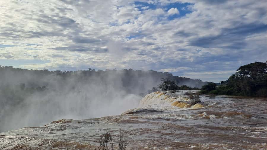 From Foz do Iguaçu: Iguazú Falls Boat Ride Argentina - Lunch is a pause, not the main event