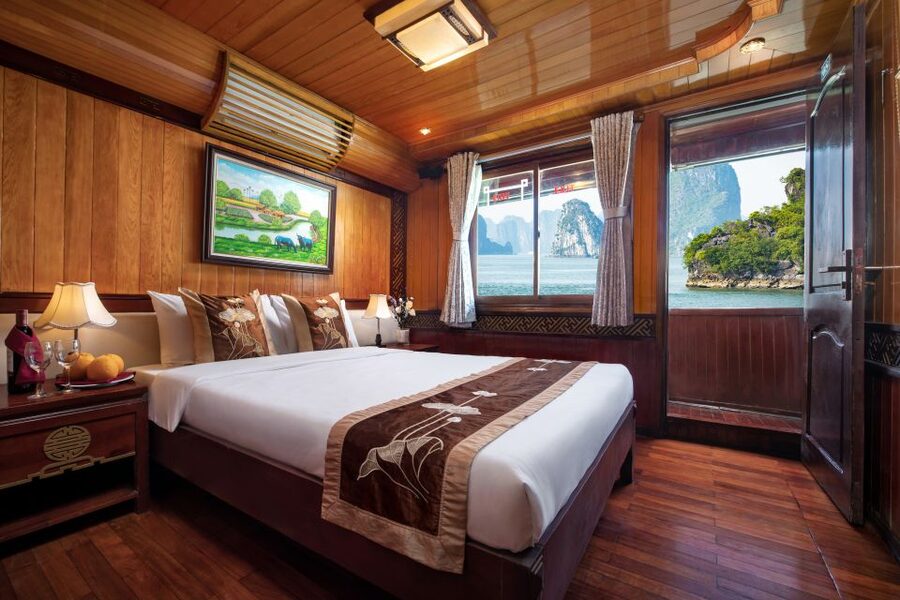 From Hanoi: Ha Long - Bai Tu Long Bay 2-Day 1-Night Cruise - Evening activities, from squid fishing to quiet deck time