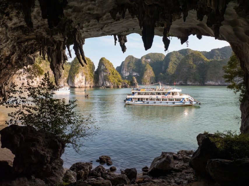 From Hanoi: Halong Bay Deluxe Cruise Day Trip - Lunch onboard, with time to enjoy the ride