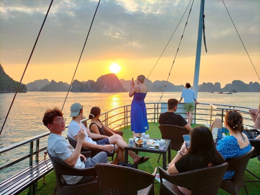 From Hanoi: Halong Bay Deluxe Cruise Day Trip - Climbing Titop Island for the big view