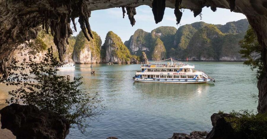 From Hanoi: Halong Bay Deluxe Cruise Day Trip - Setting out among Halong Bay’s limestone towers