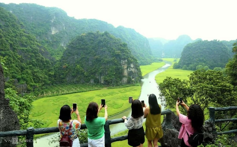 From Hanoi: Tam Coc Boat Trip and Hoa Lu & Mua Cave Tour - Should you book the Hoa Lu, Tam Coc, and Mua Cave trip?