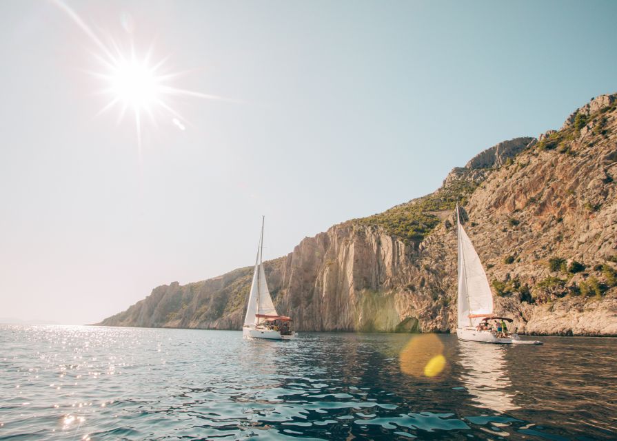 From Hvar: Boat Tour to Pakleni Islands on a Comfort Yacht - Timing, comfort, and what to bring