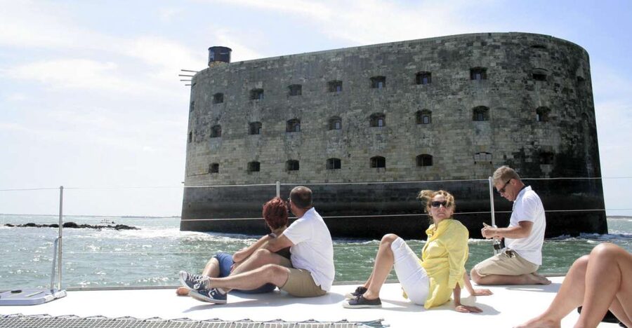 From La Rochelle: Sailing Cruise to Fort Boyard - Crossing La Rochelle Bay under sail