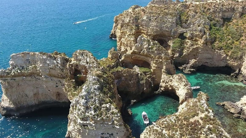 From Lagos: Ponta da Piedade Sunset Cruise with Drink - Why Ponta da Piedade works so well at sunset