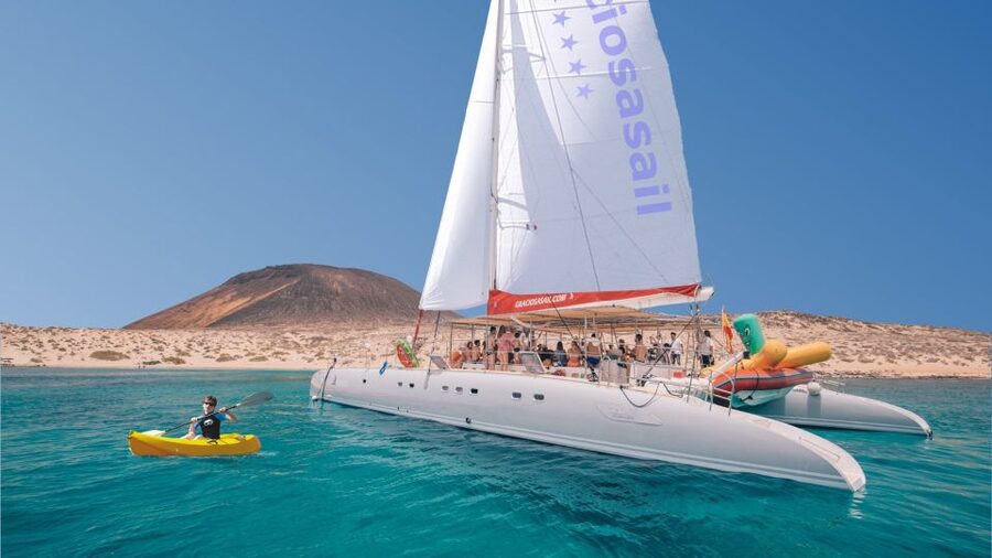 From Lanzarote: Sailing Day Trip Around La Graciosa - Key points to know
