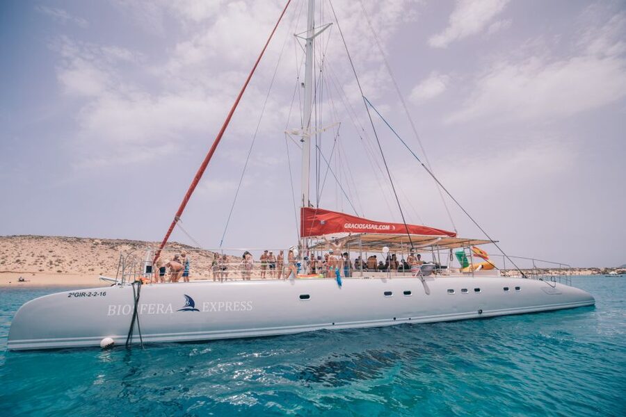From Lanzarote: Sailing Day Trip Around La Graciosa - Crossing from Lanzarote to La Graciosa