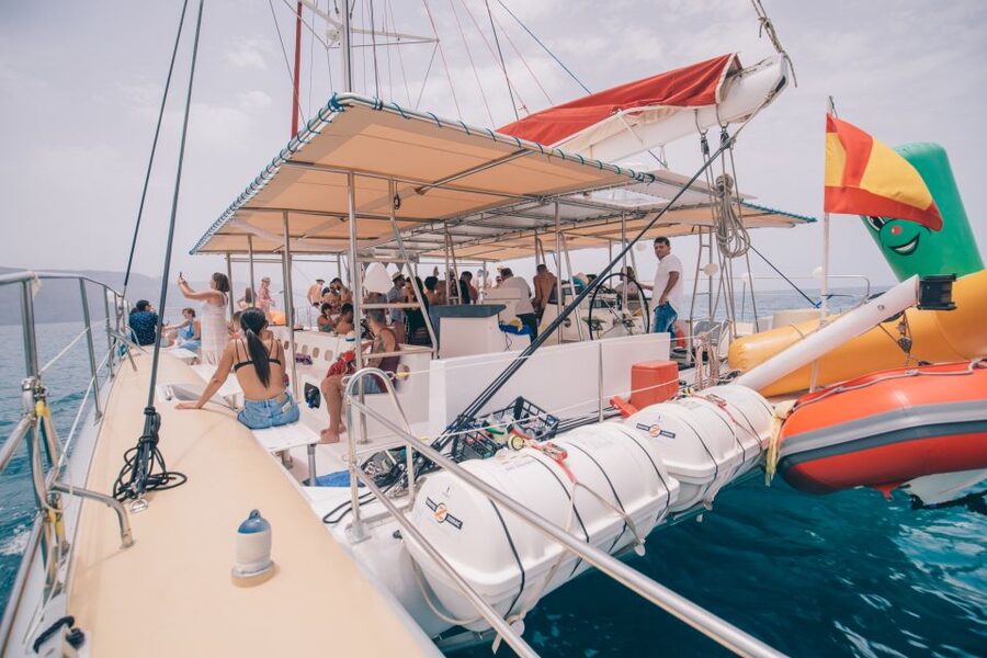 From Lanzarote: Sailing Day Trip Around La Graciosa - An hour in Caleta de Sebo
