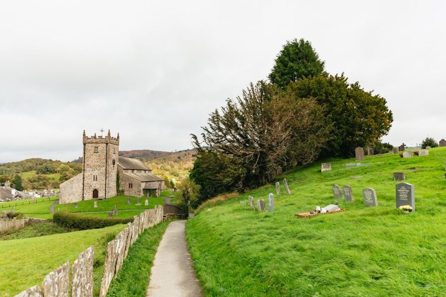 From Manchester: Lake District Bus Tour & Windermere Cruise - Who should book this experience?