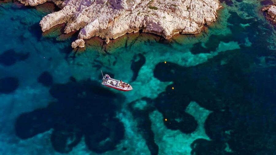 From Marseille: Iconic Calanques Boat Tour with Swimming - Swimming, snorkeling, and the practical side of the boat