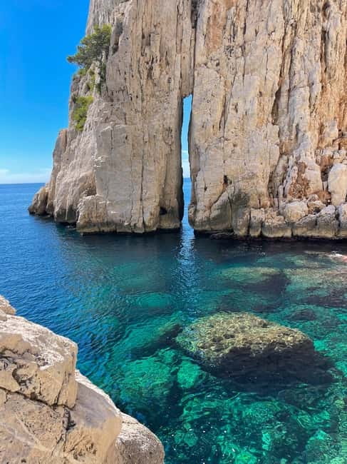 From Marseille: Iconic Calanques Boat Tour with Swimming - What the skipper adds to the experience