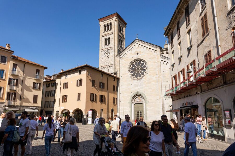 From Milan: Como, Bellagio, Lugano Day Tour & Lake Cruise - Lugano: a quick taste of Switzerland