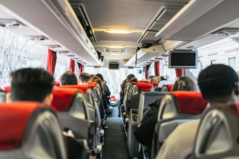 From Milan: Lake Como & Bellagio DayTour with Private Cruise - Guides, languages, and group rhythm