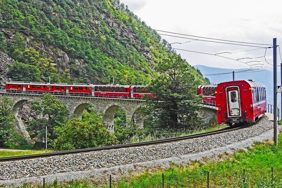 From Milan: Lake Como Cruise, St. Moritz & Bernina Red Train - The return to Milan
