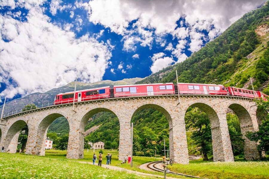 From Milan: Lake Como Cruise, St. Moritz & Bernina Red Train - Guides, language, and group rhythm