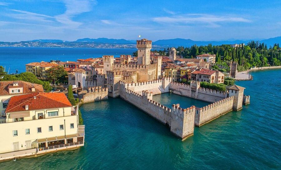 From Milan: Verona, Sirmione and Lake Garda with Boat Cruise - A big Italian day from Milan