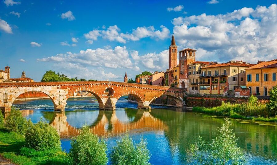 From Milan: Verona, Sirmione and Lake Garda with Boat Cruise - Who should book this experience?