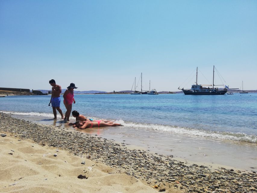 From Mykonos: Cruise to Delos and Rhenia with Lunch - A barbecue lunch with Greek basics