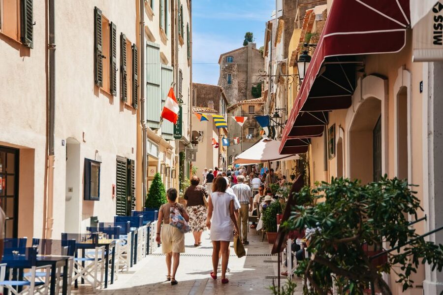 From Nice: Round-Trip Transportation to Saint Tropez by Boat - The Return Boarding Requires Attention