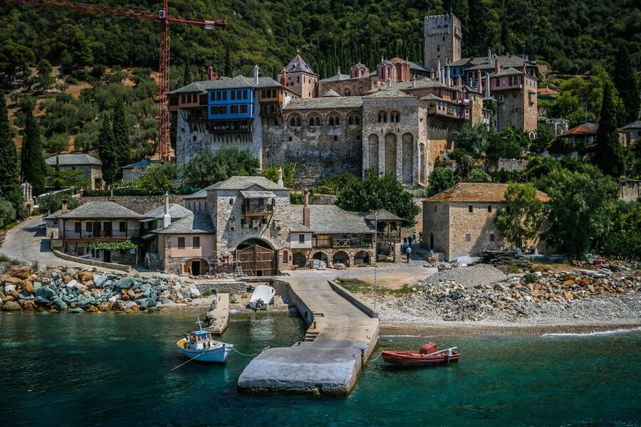 From Ouranoupolis: Cruise to Mount Athos Monasteries - Practical tips for a better seat and clearer views